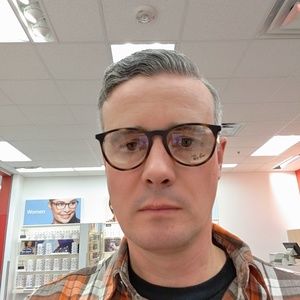 Meet your Posher, Eric